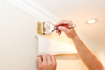 Pose de papier peint à Propières — revêtements muraux et toiles de verre